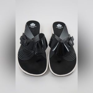 Clouldsteppers By Clark Women’s Black and White US Size 10M.